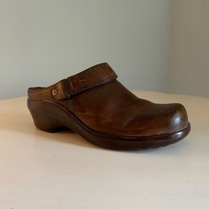 Ariat Brown Leather Clogs Mules Size 9